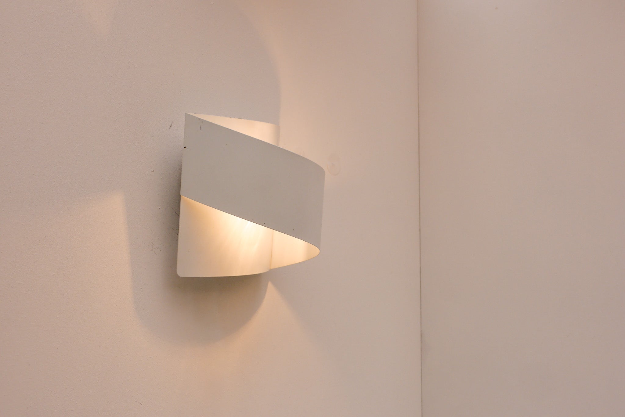 ‘Band’_Wall_Lamp_by_Peter_Celsing_for_Falkenbergs_Belysning,_Sweden_1960s