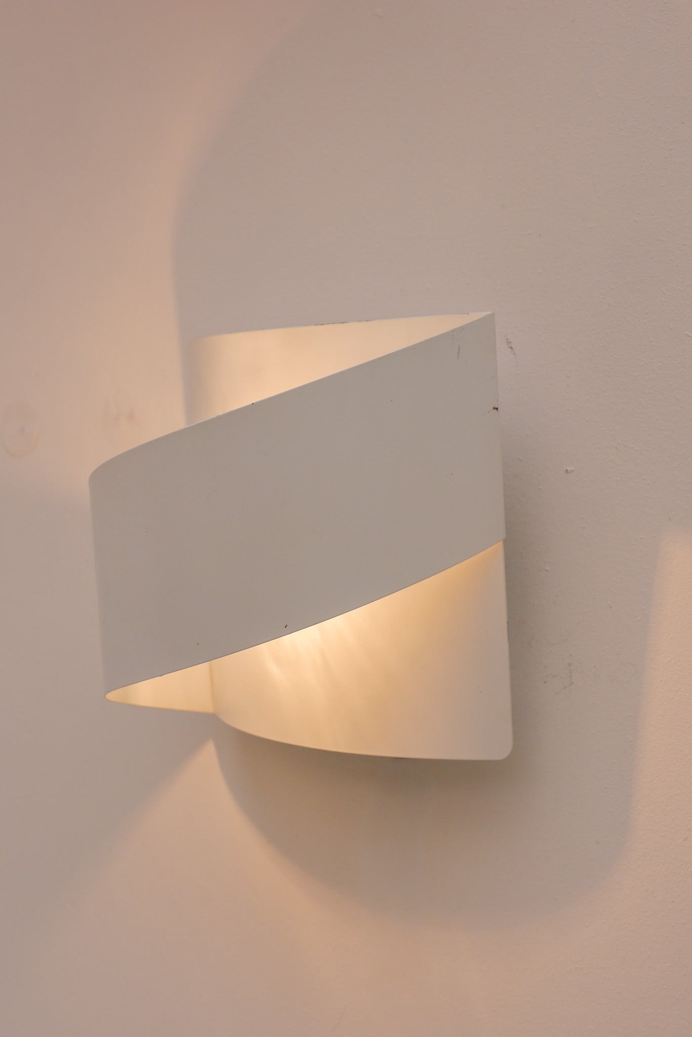‘Band’_Wall_Lamp_by_Peter_Celsing_for_Falkenbergs_Belysning,_Sweden_1960s