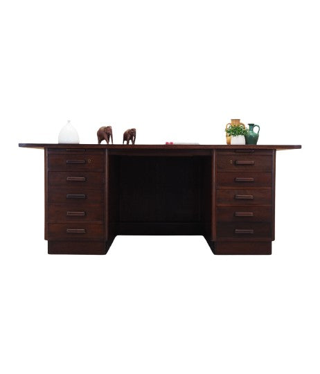 Walnut_desk,_Danish_design,_1960s,_production:_Denmark