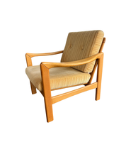Walter_Knoll_Stella_Lounge_Armchair_in_Yellow_Velvet,_Germany,_1950s–1960s