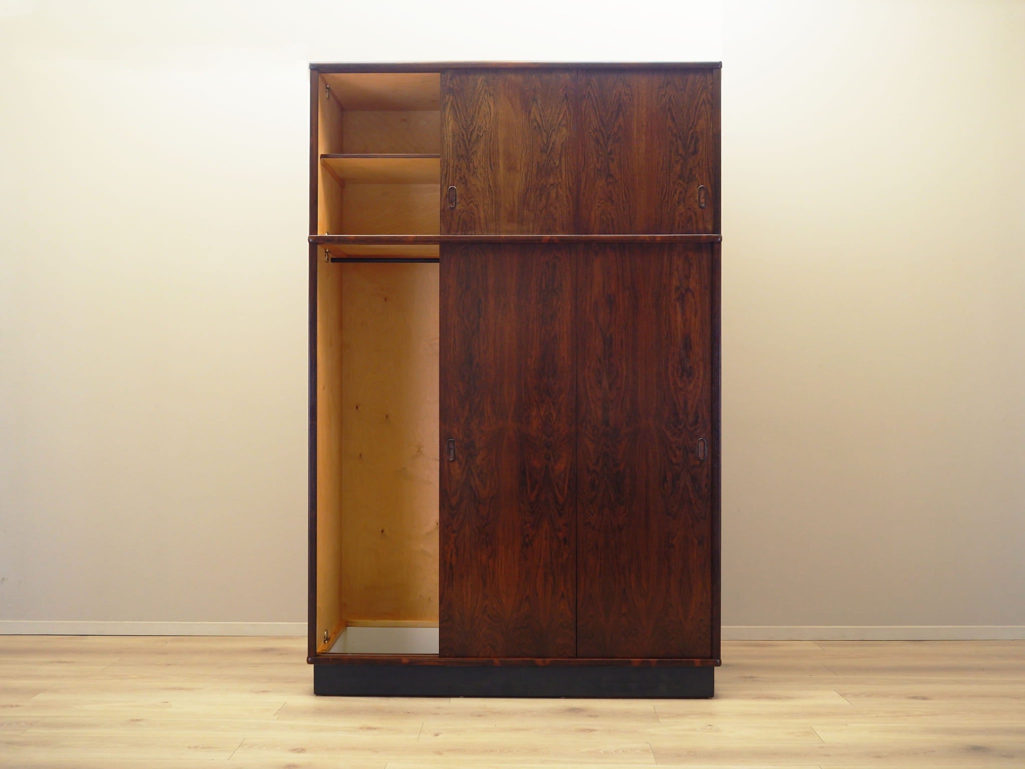 Wardrobe,_Rosewood,_1970s,_Denmark