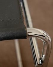 Wassily_B3_Lounge_Chair_by_Marcel_Breuer_for_Knoll_International_/_KIGA_in_Black_Leather_and_Chrome,_Italy,_1970s