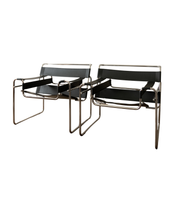 Wassily_B3_Lounge_Chair_by_Marcel_Breuer_for_Knoll_International_/_KIGA_in_Black_Leather_and_Chrome,_Italy,_1970s
