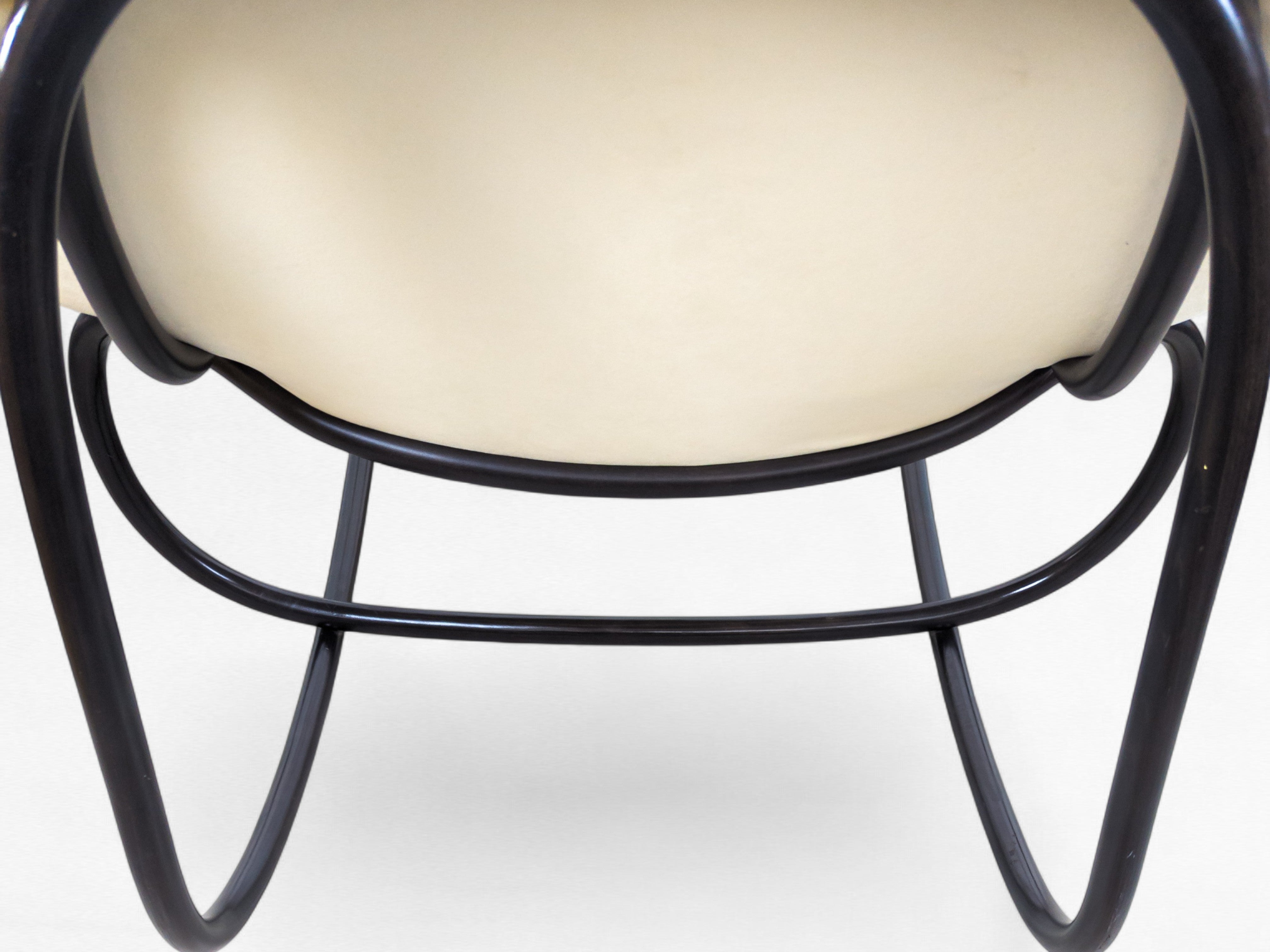 Wave_bentwood_rocking_lounge_chair_by_Michal_Riabic_for_TON