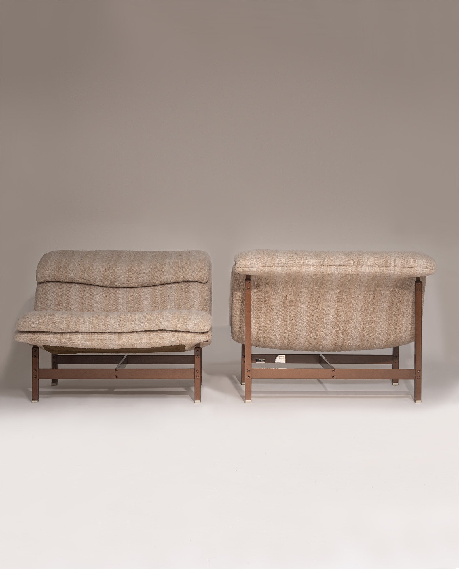 Set_of_2_Wave_Lounge_Chairs_by_Giovanni_Offredi_for_Saporiti,_Italy_1970s