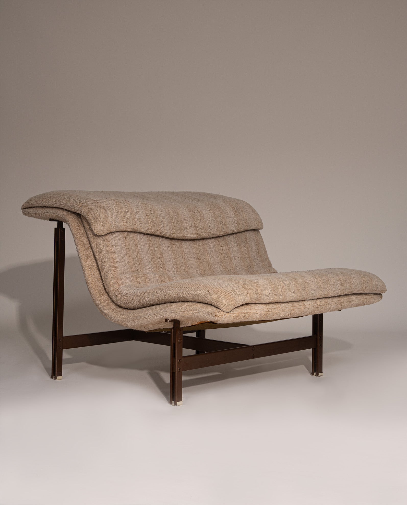 Set_of_2_Wave_Lounge_Chairs_by_Giovanni_Offredi_for_Saporiti,_Italy_1970s