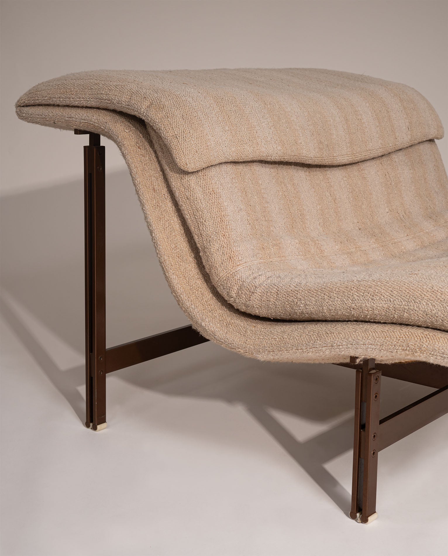 Set_of_2_Wave_Lounge_Chairs_by_Giovanni_Offredi_for_Saporiti,_Italy_1970s