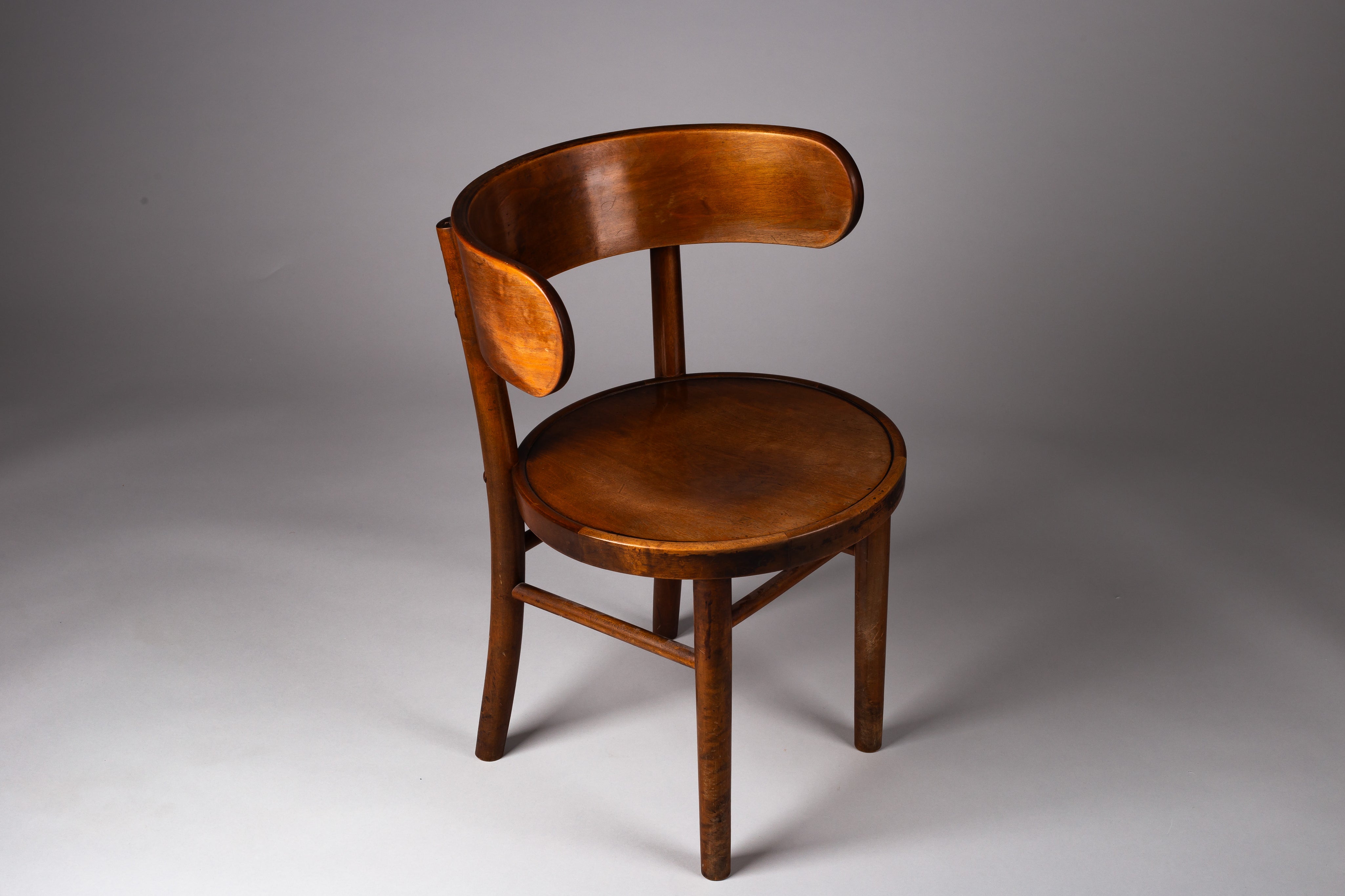 Werner_West_W1_Bentwood_Chair,_Finland_1930s