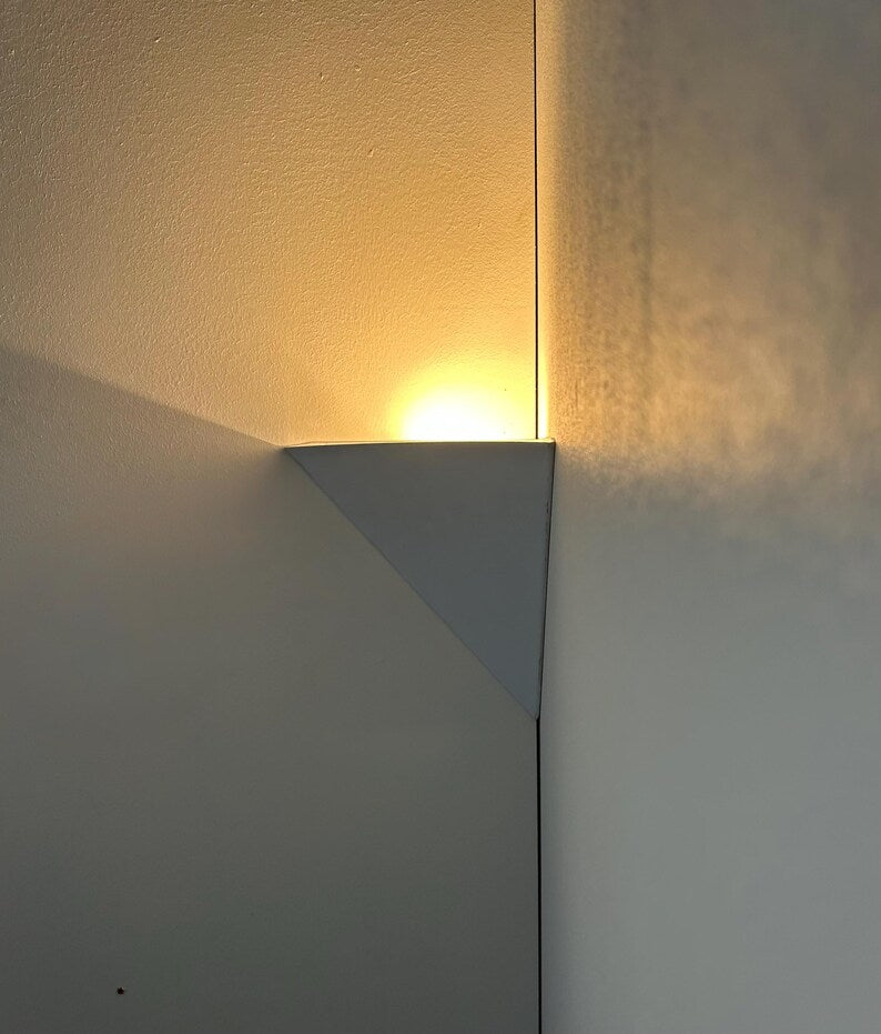 White_Lacquered_Metal_Corner_Wall_Sconce,_France_1970s–1980s