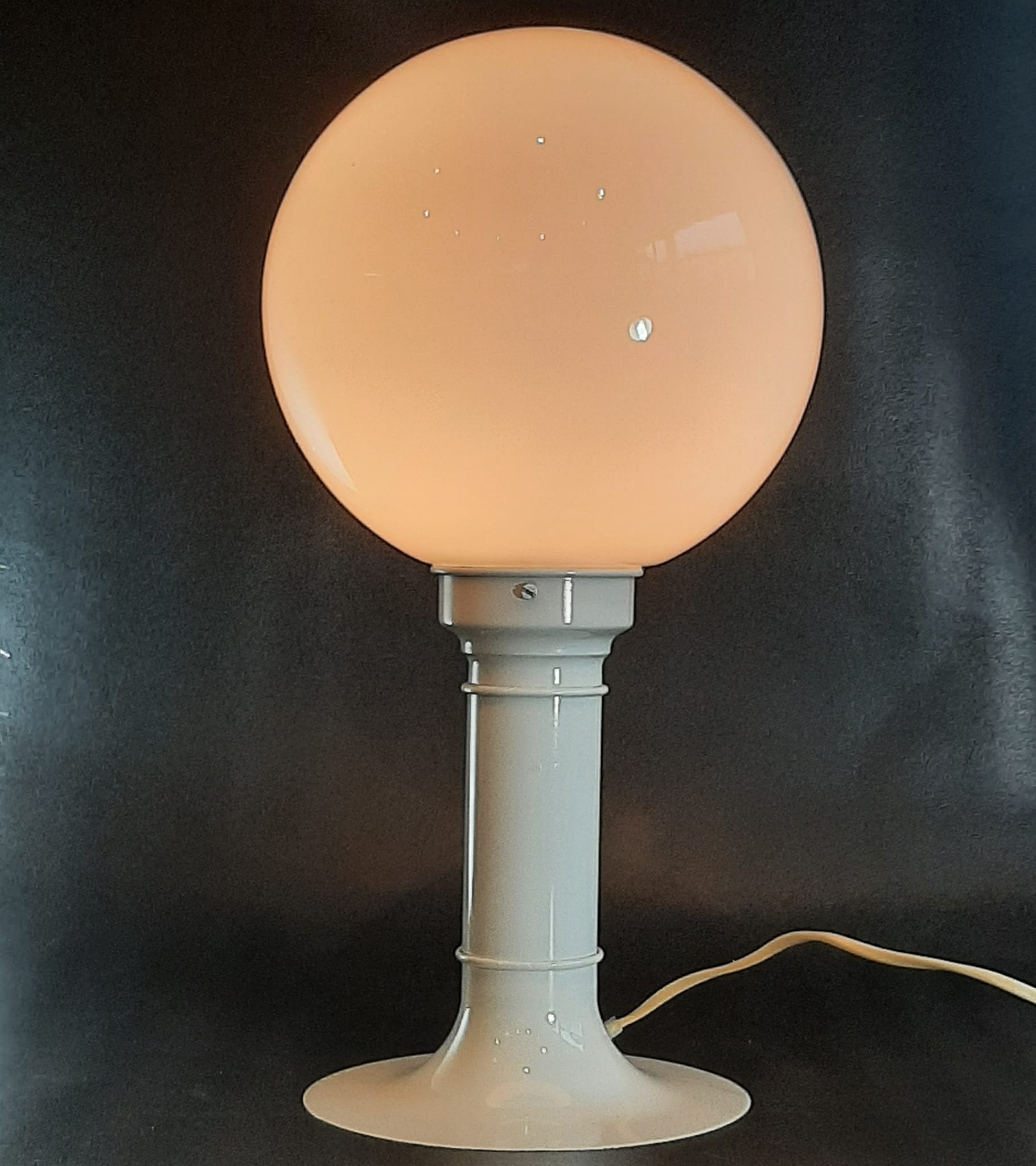 Woja_Opaline_Glass_Space_Age_Table_Lamp,_Netherlands,_1970s