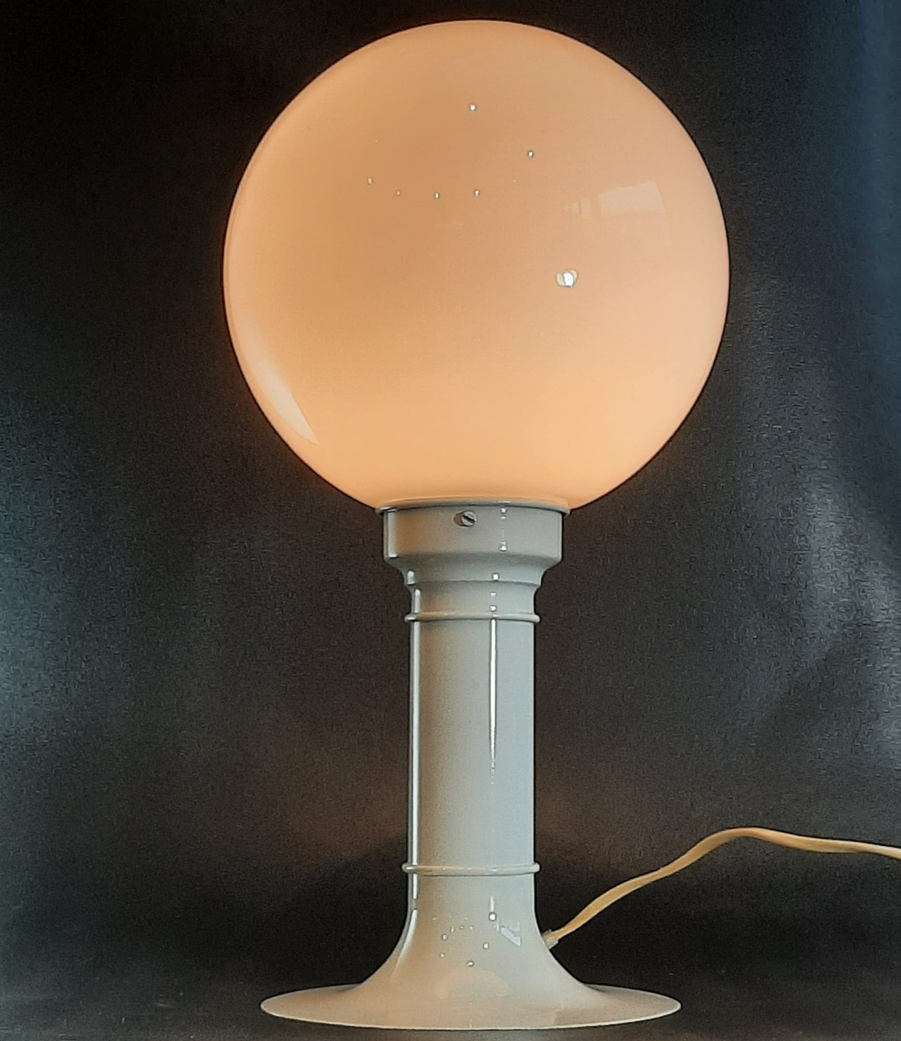 Woja_Opaline_Glass_Space_Age_Table_Lamp,_Netherlands,_1970s