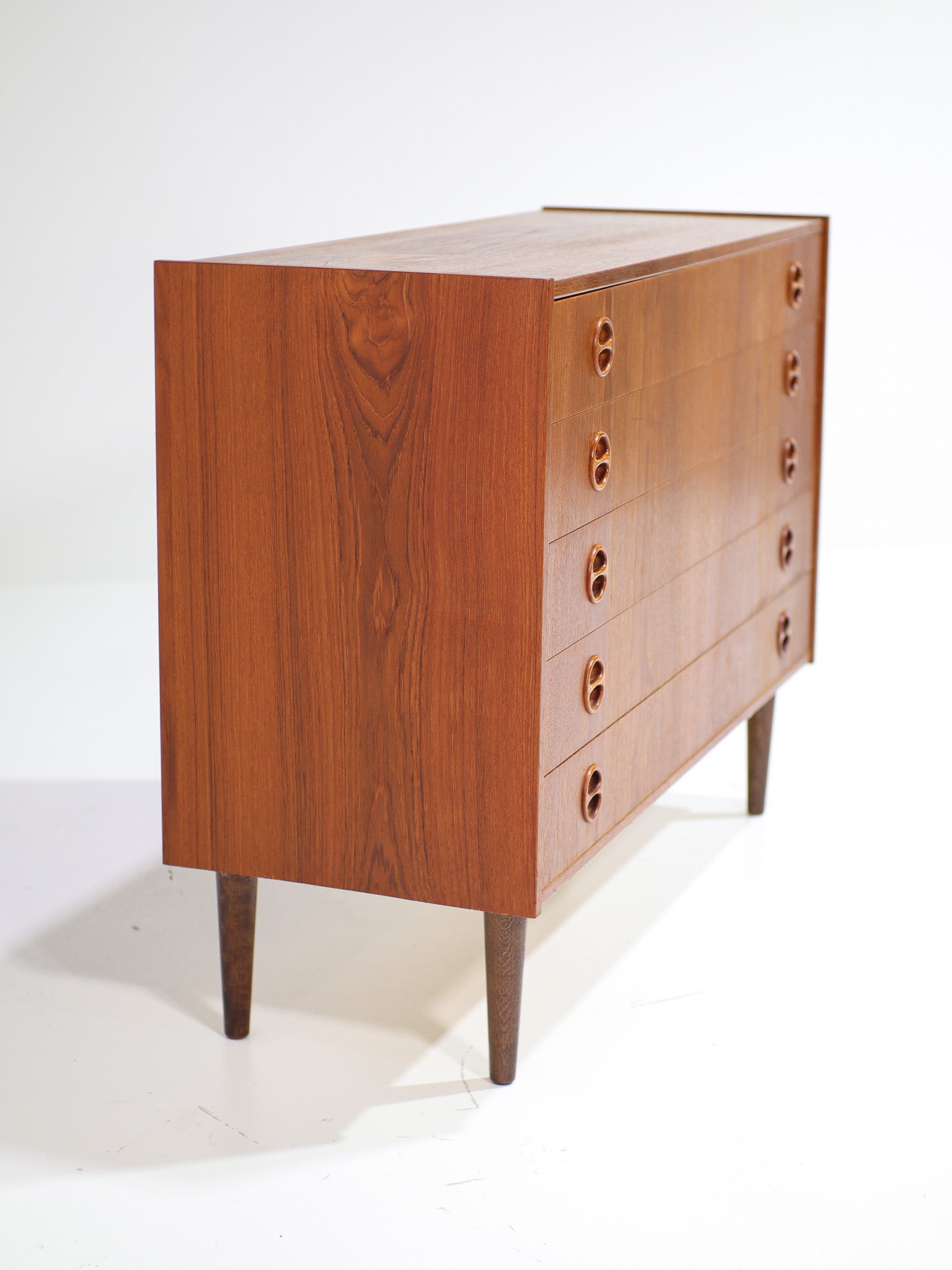 Wide_chest_of_drawers_vintage_Danish_teak