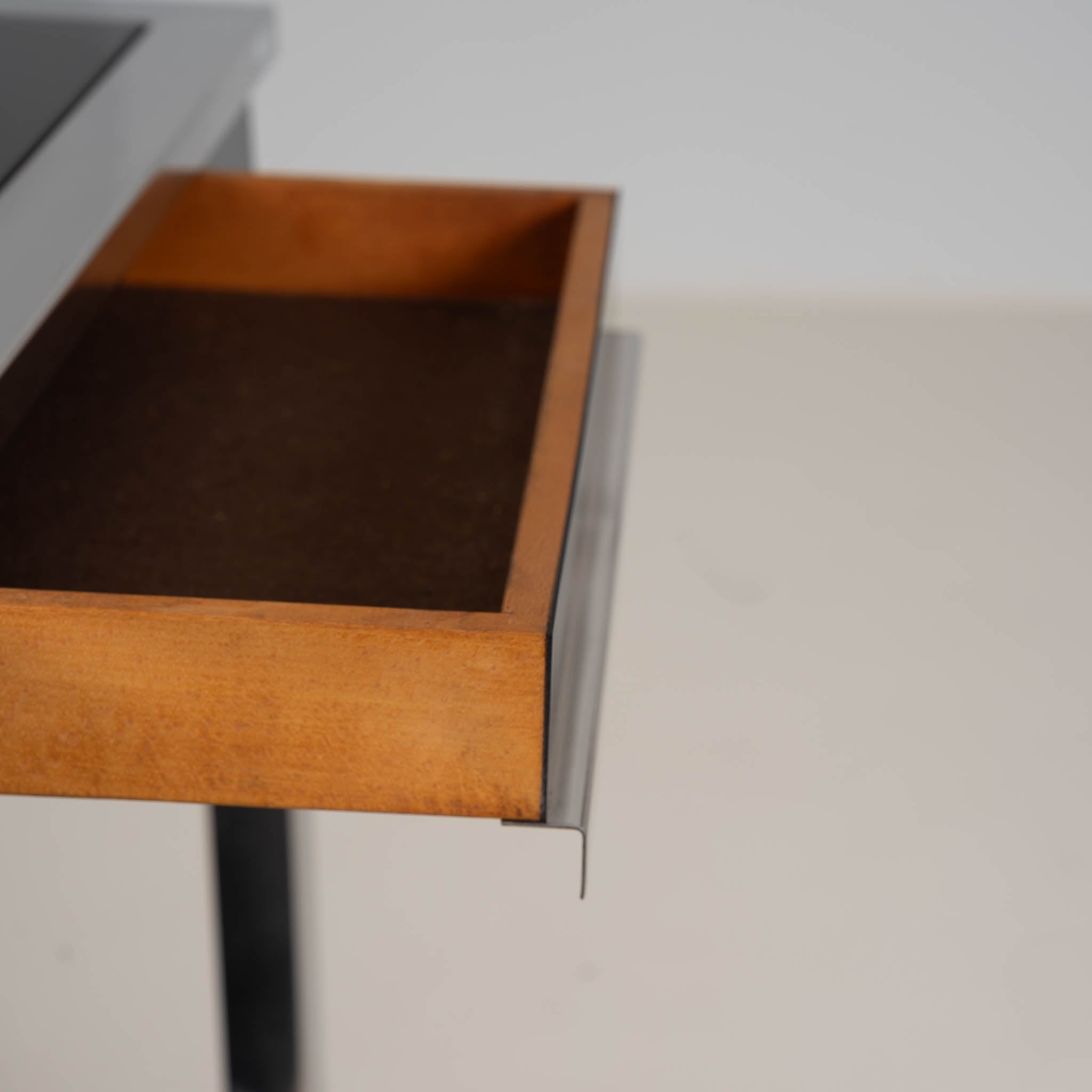 Willy_Rizzo_Cassia_Console_Table_in_Chrome_and_Smoked_Glass,_Italy_1970s