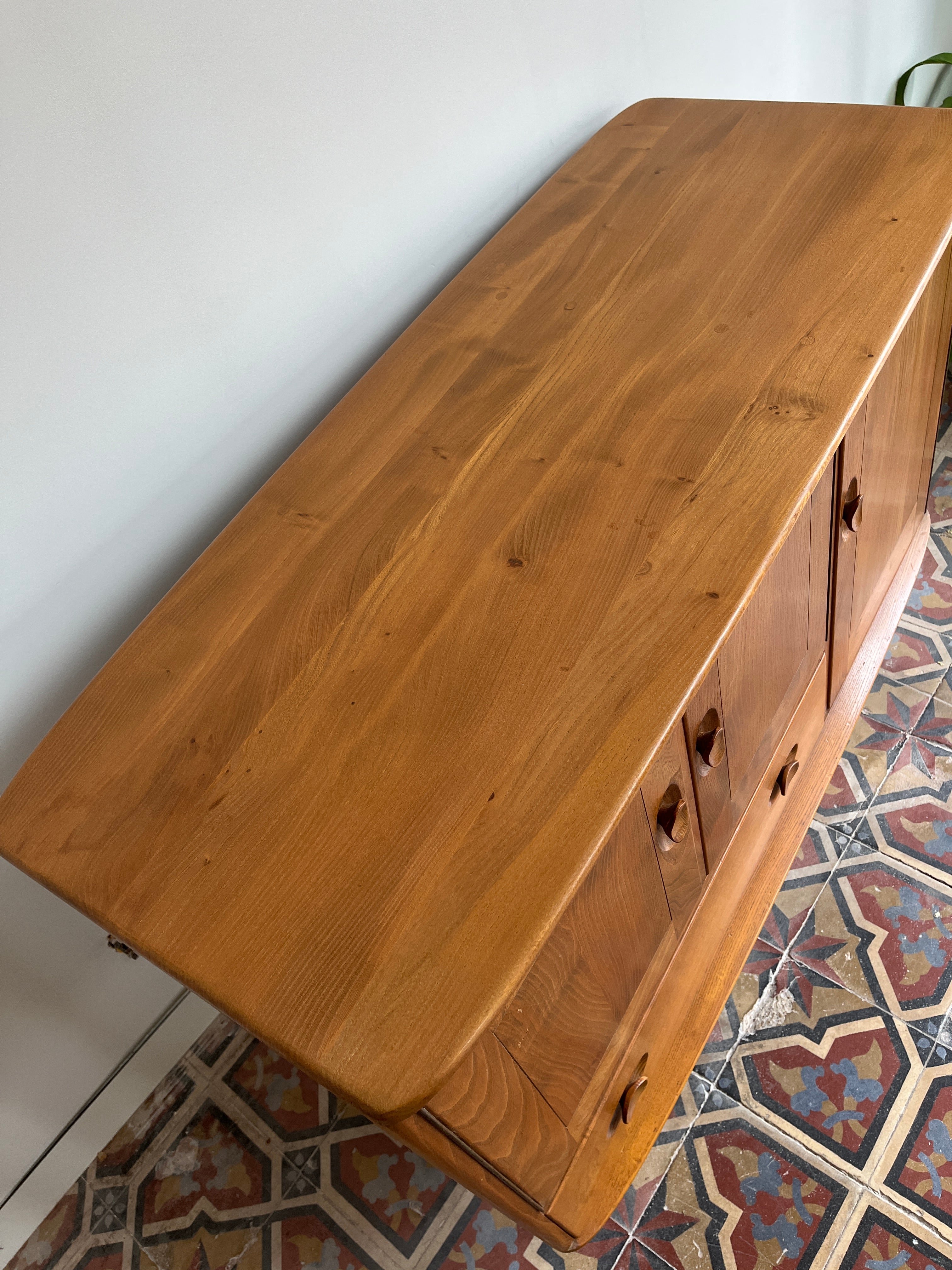 Lucian_Ercolani_Elm_Sideboard_for_Ercol,_British_Mid_Century_Modern,_1950s