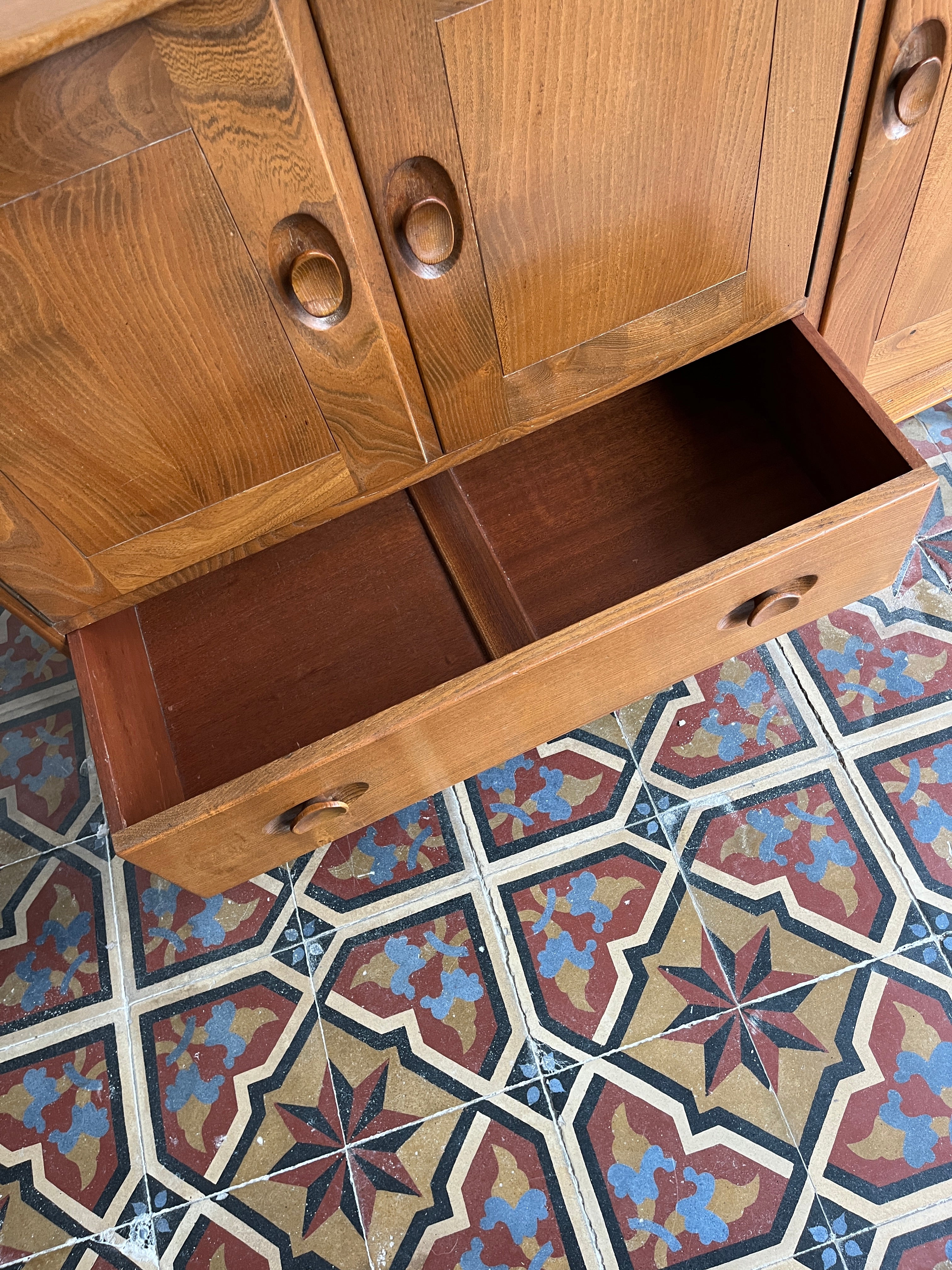 Lucian_Ercolani_Elm_Sideboard_for_Ercol,_British_Mid_Century_Modern,_1950s