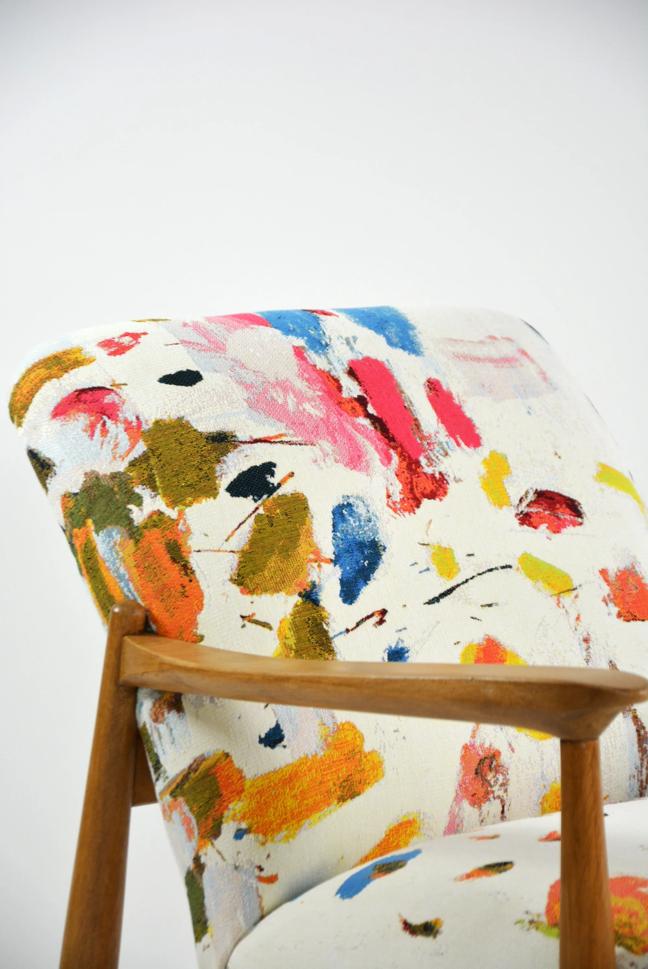 WR_armchair_with_colorful_patterns_1970s