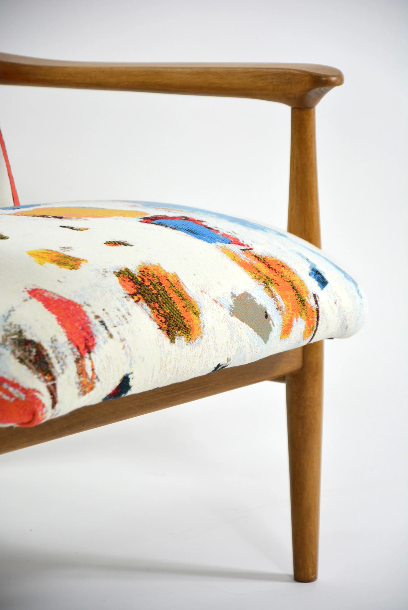 WR_armchair_with_colorful_patterns_1970s