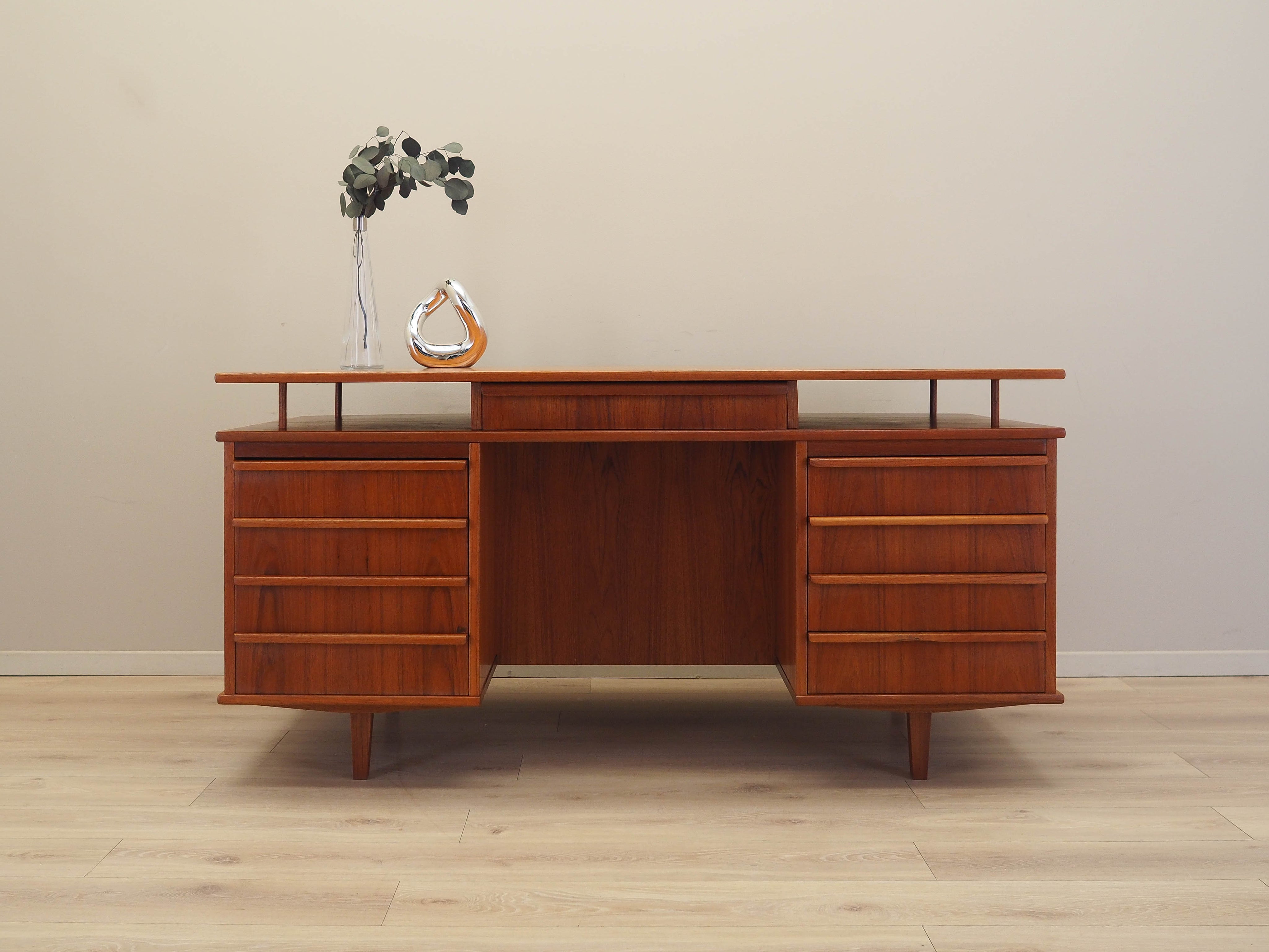 Writing_Desk,_Teak,_1970s,_Denmark