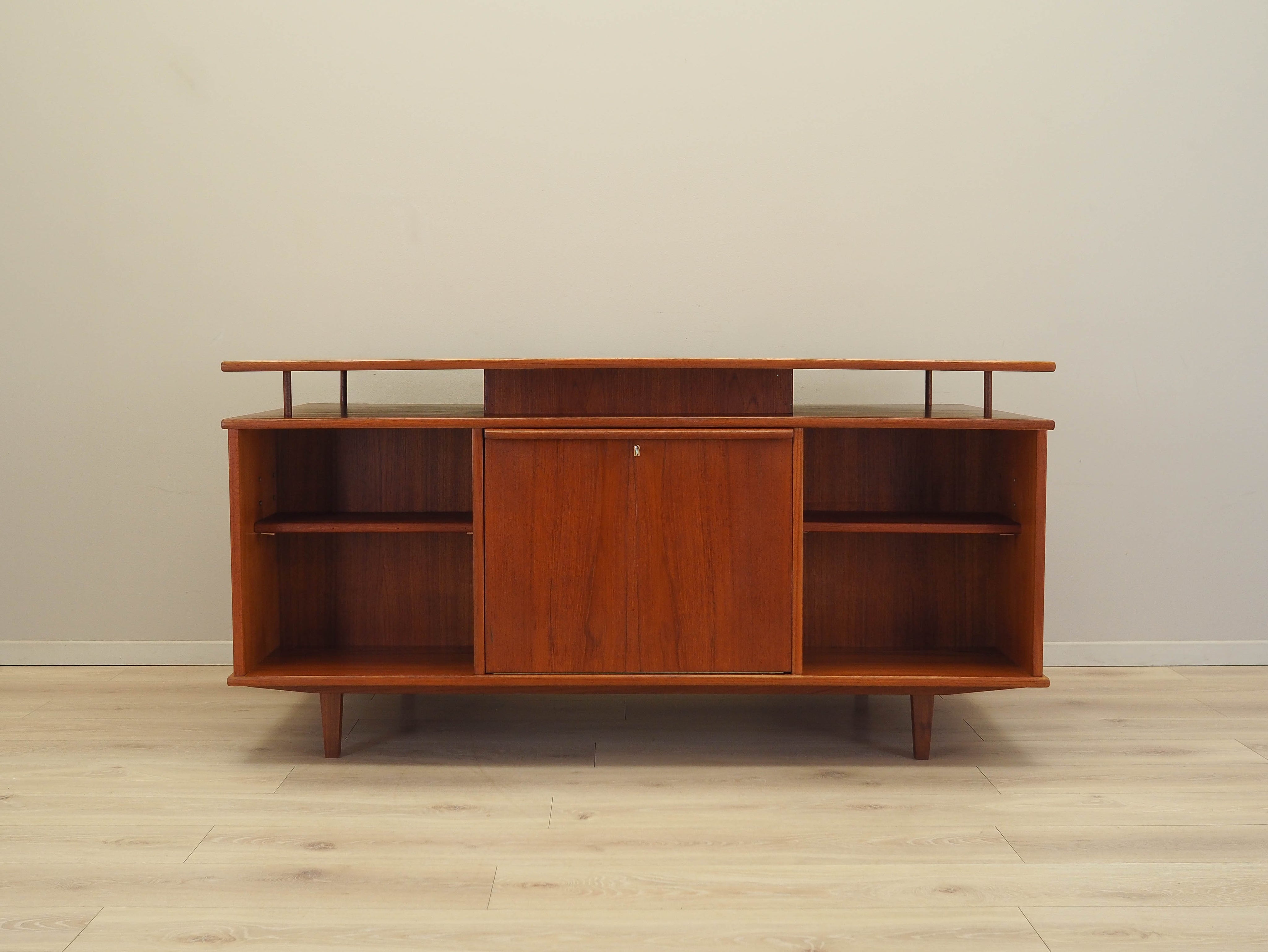 Writing_Desk,_Teak,_1970s,_Denmark