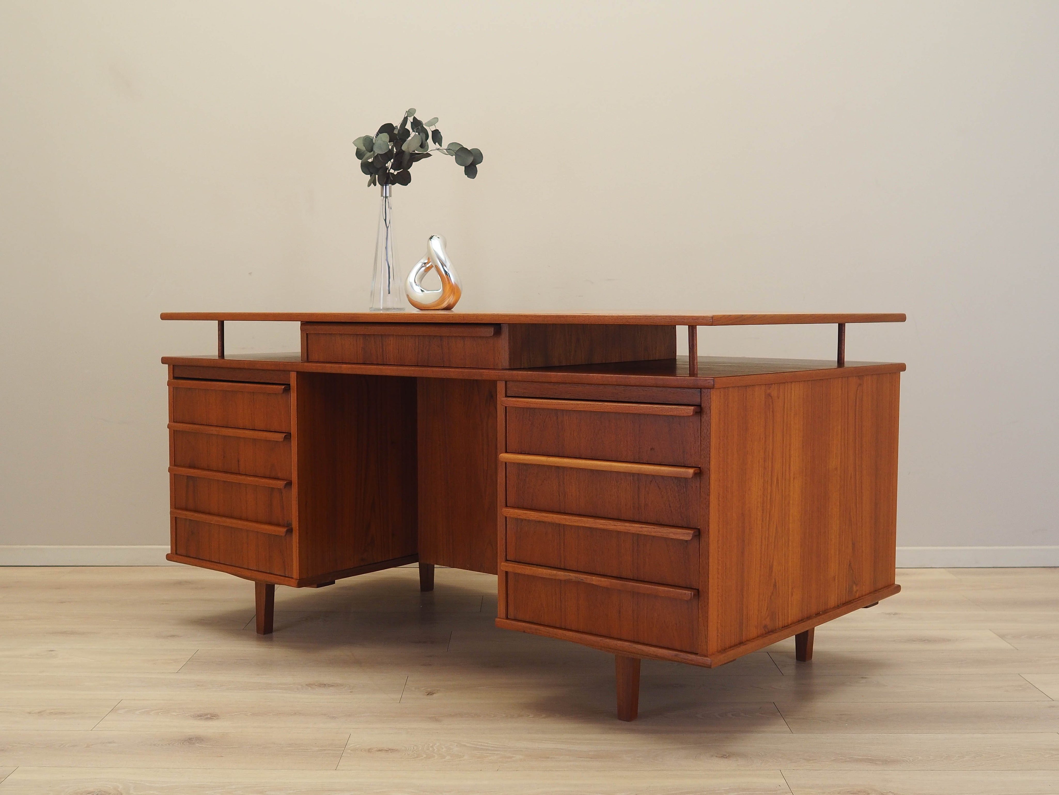 Writing_Desk,_Teak,_1970s,_Denmark