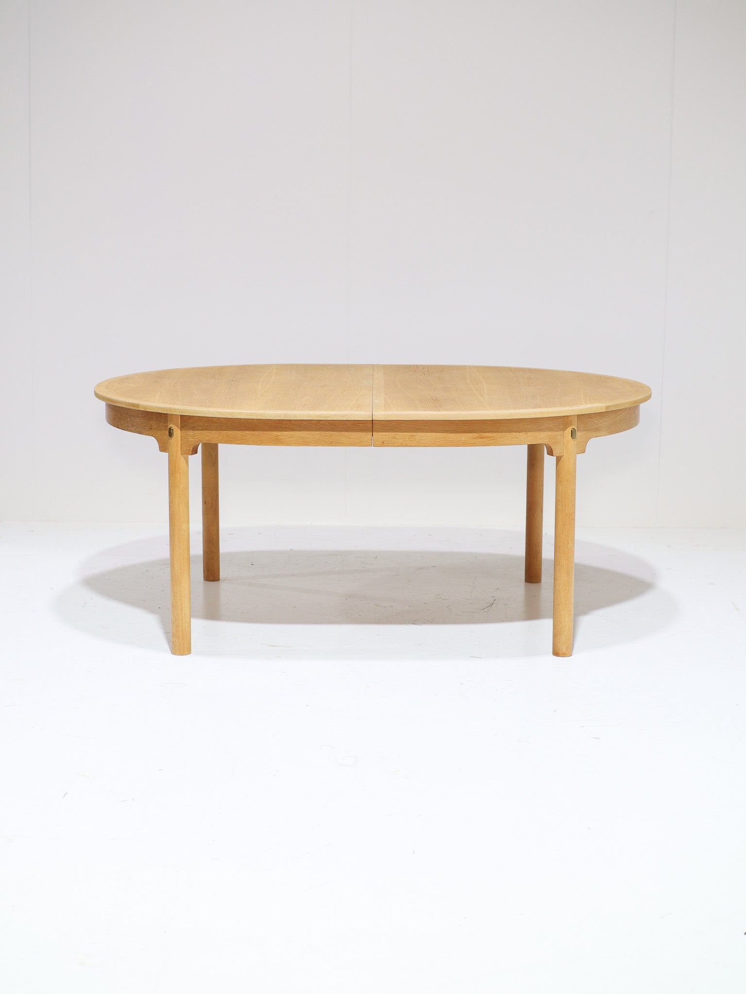 Øresund_Model_142_Extendable_Oak_Dining_Table_by_Børge_Mogensen_for_Karl_Andersson_&_Söner,_Sweden,_1960s