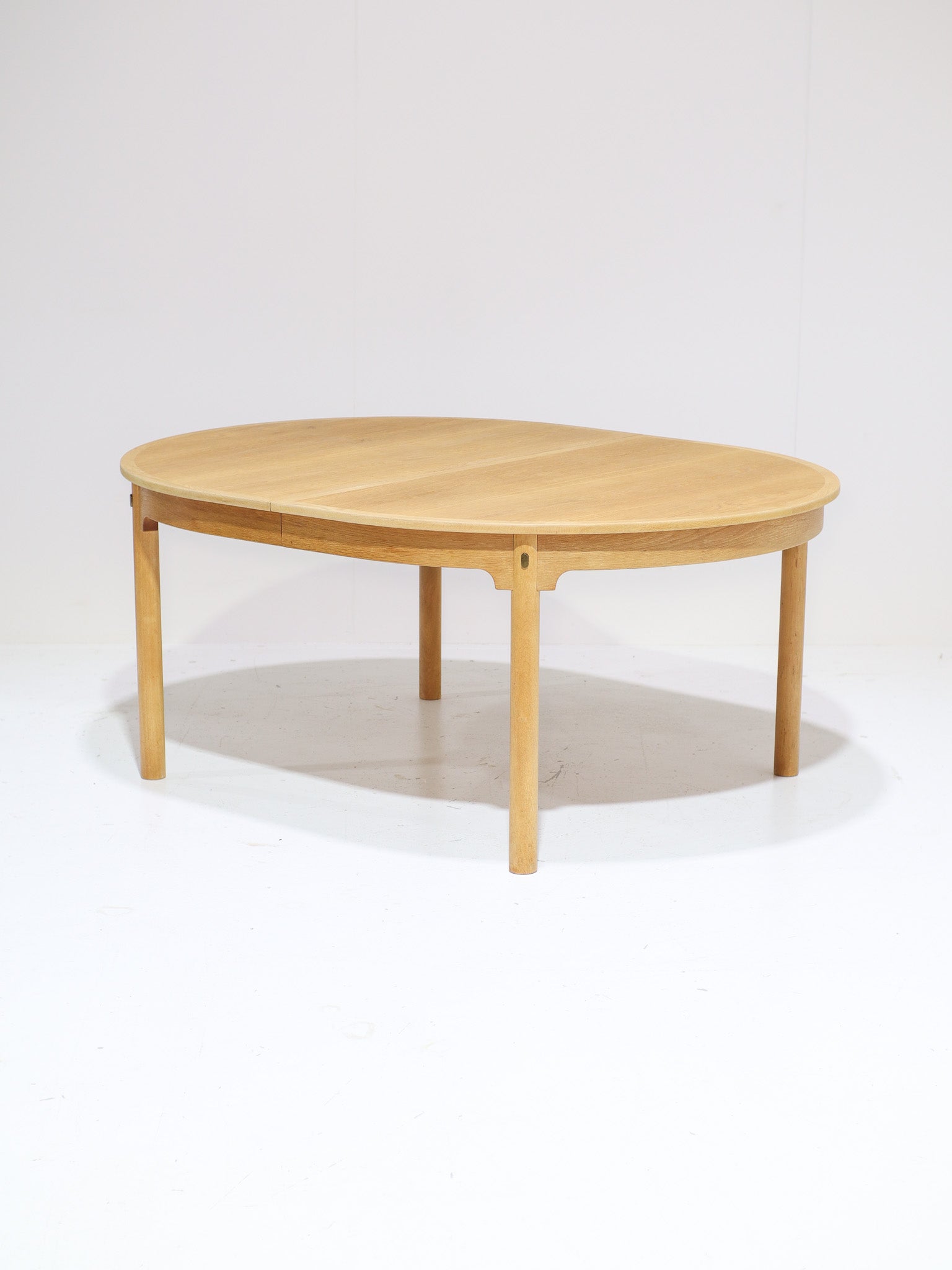 Øresund_Model_142_Extendable_Oak_Dining_Table_by_Børge_Mogensen_for_Karl_Andersson_&_Söner,_Sweden,_1960s