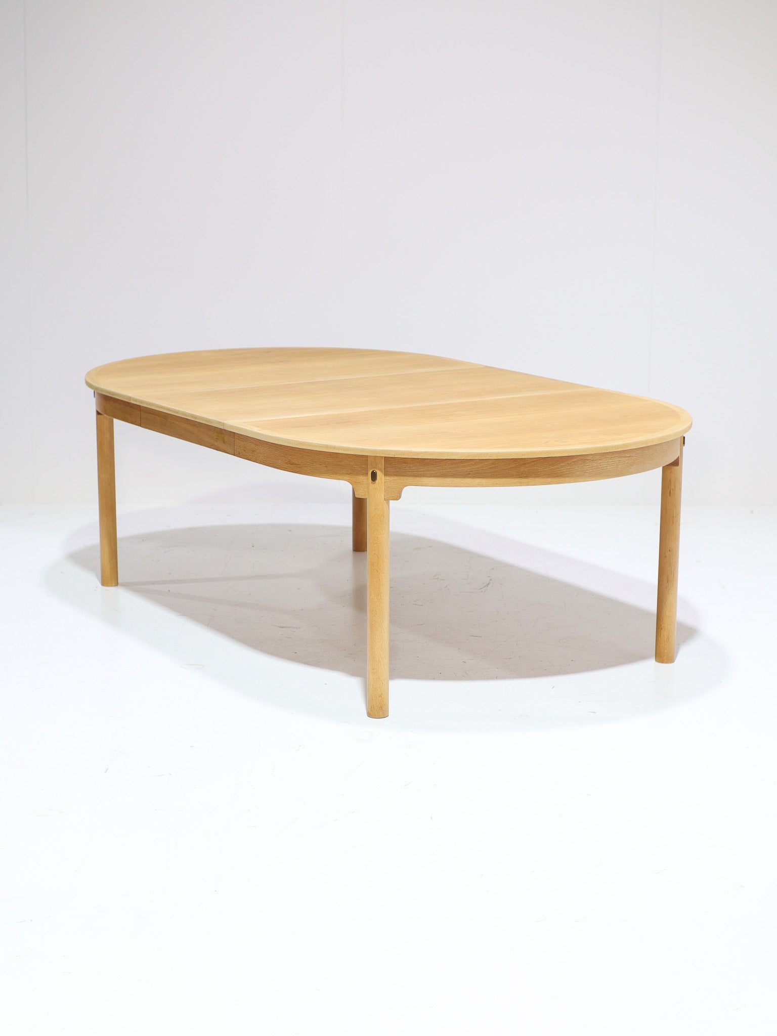 Øresund_Model_142_Extendable_Oak_Dining_Table_by_Børge_Mogensen_for_Karl_Andersson_&_Söner,_Sweden,_1960s