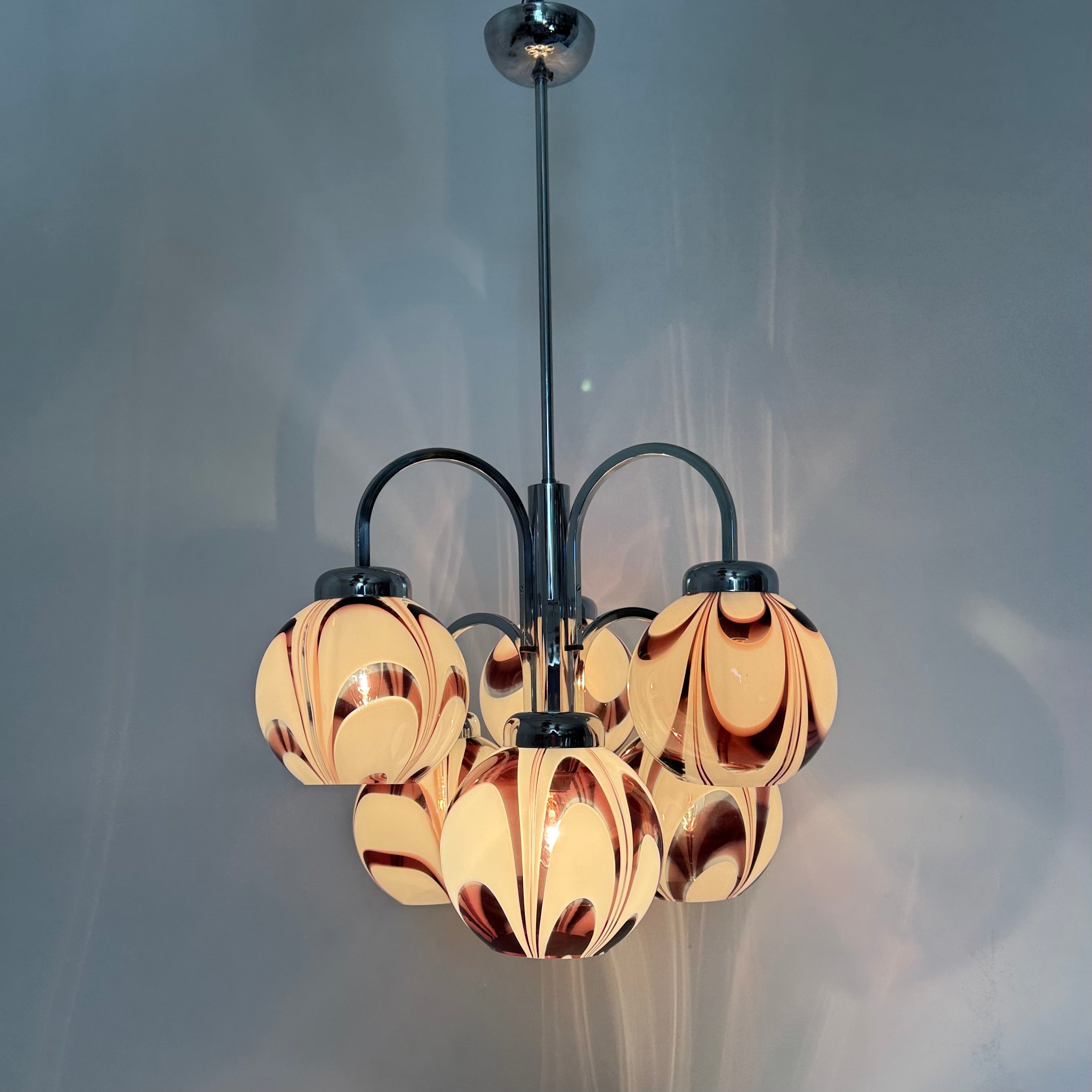 XL_Murano_Glass_Swirl_Chandelier_in_Purple_and_White,_Italy_1970s