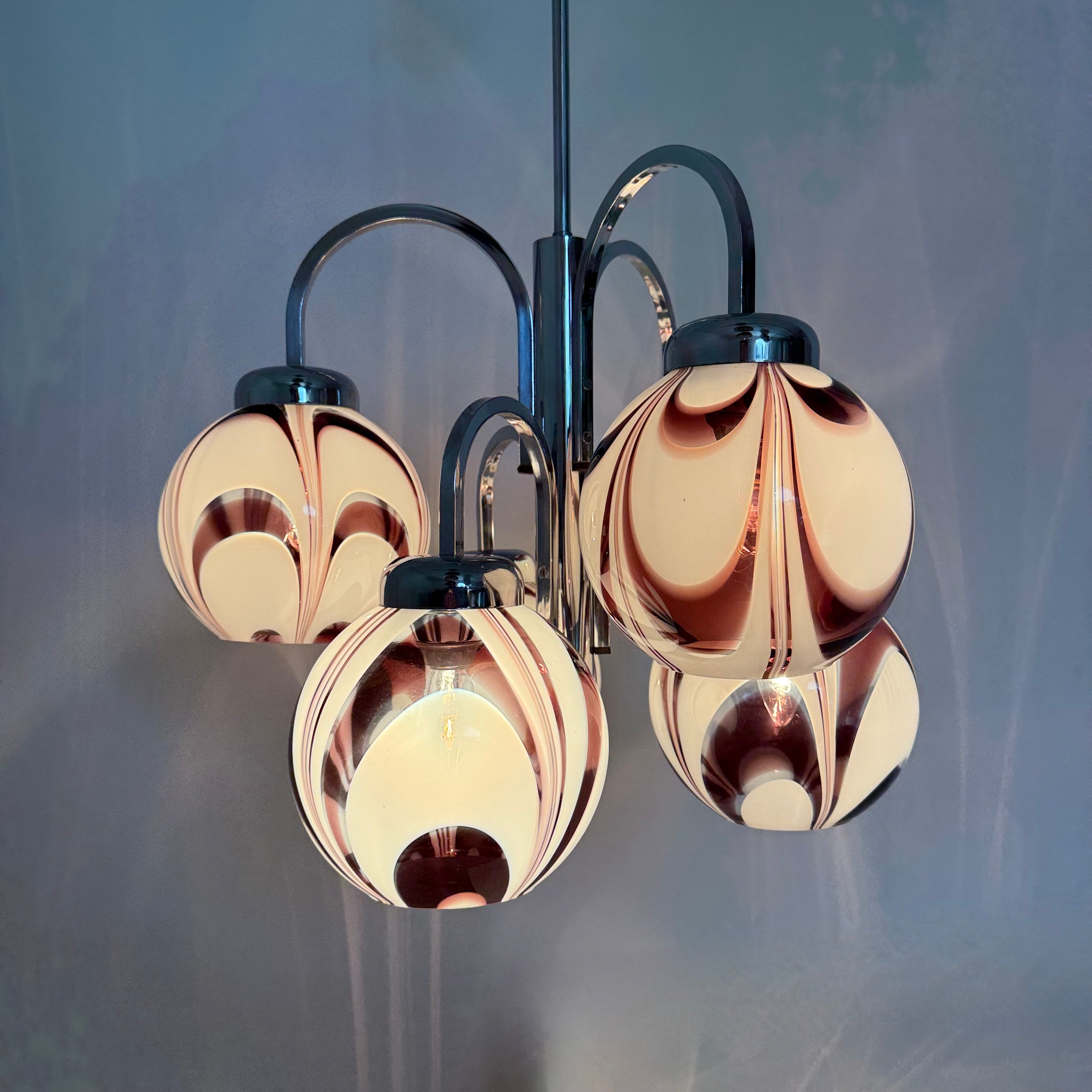 XL_Murano_Glass_Swirl_Chandelier_in_Purple_and_White,_Italy_1970s