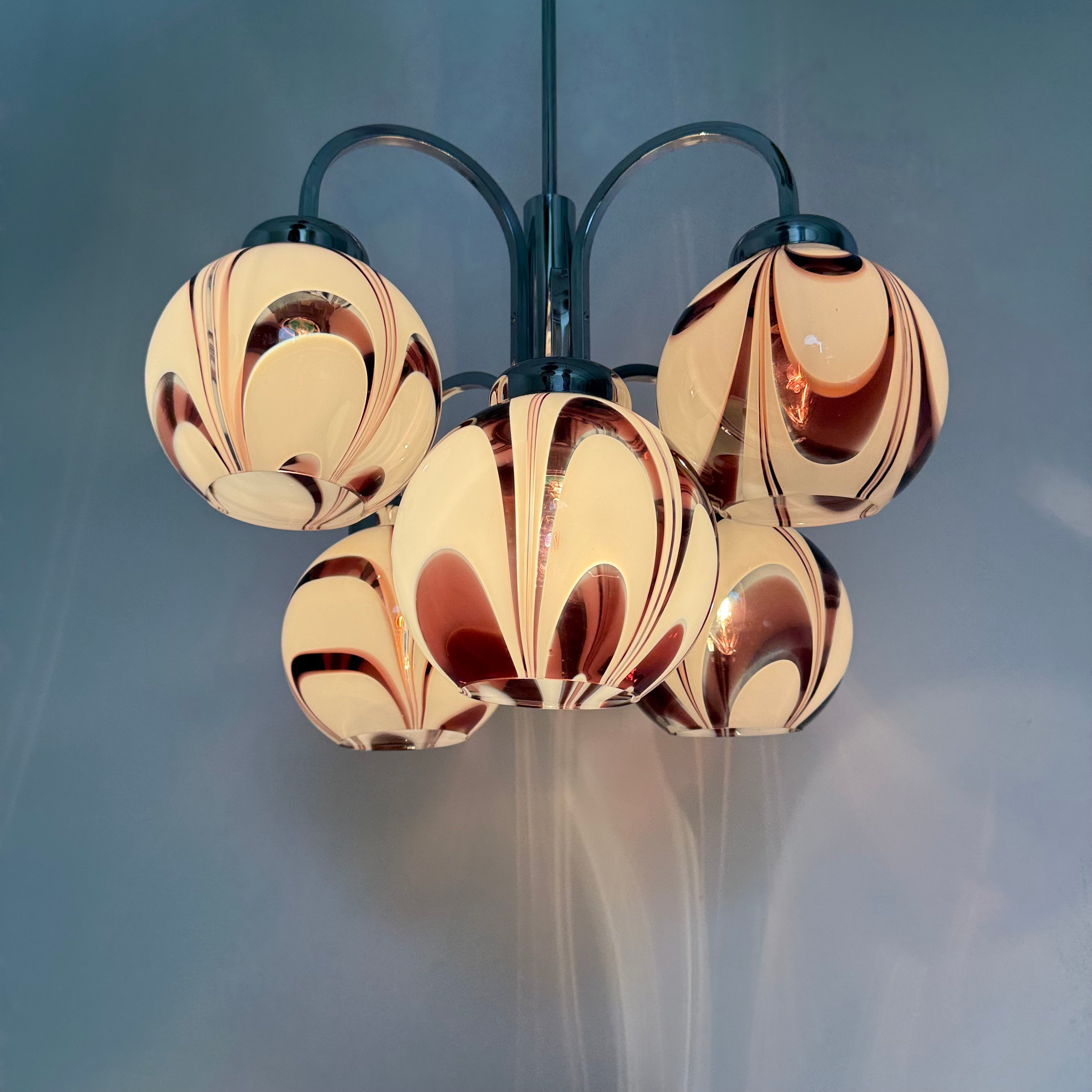 XL_Murano_Glass_Swirl_Chandelier_in_Purple_and_White,_Italy_1970s