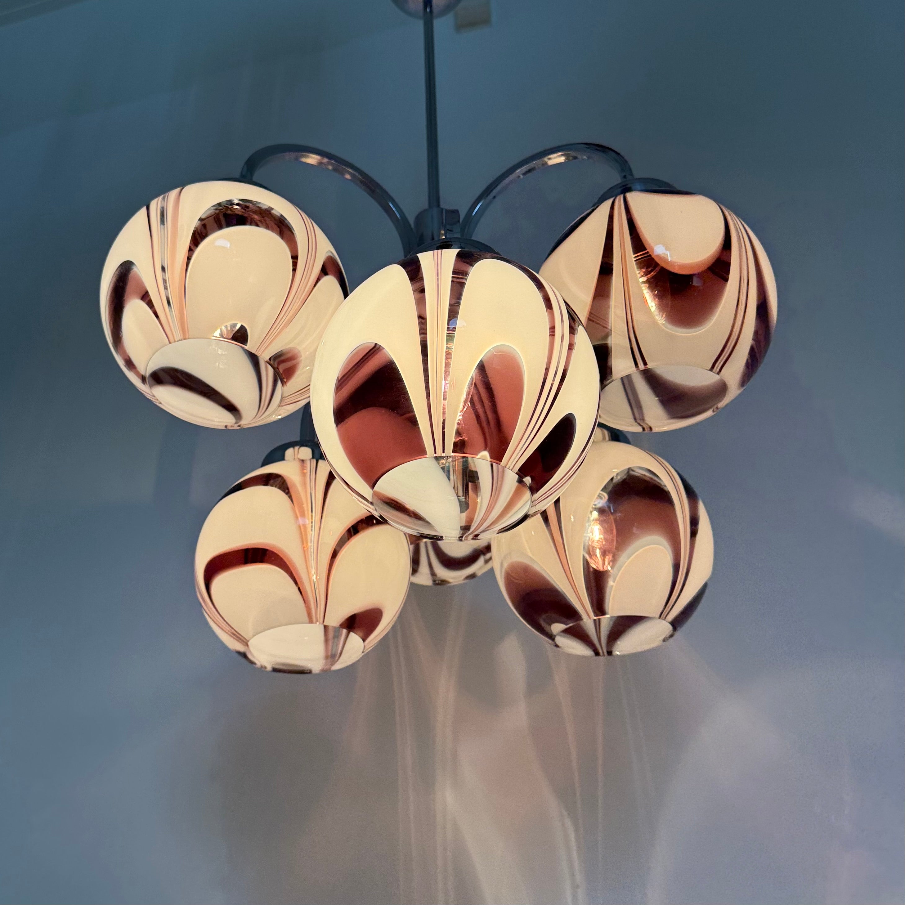 XL_Murano_Glass_Swirl_Chandelier_in_Purple_and_White,_Italy_1970s