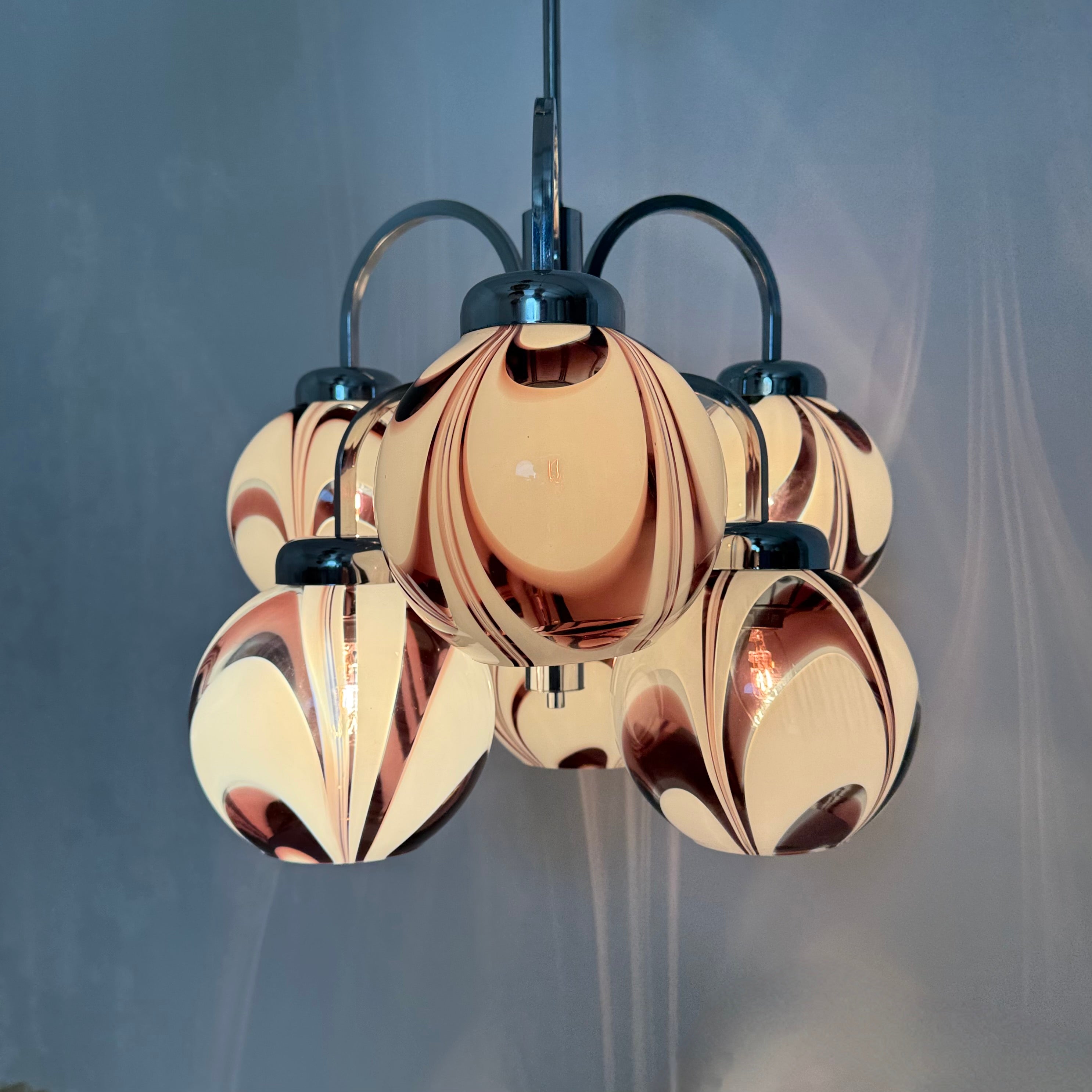 XL_Murano_Glass_Swirl_Chandelier_in_Purple_and_White,_Italy_1970s