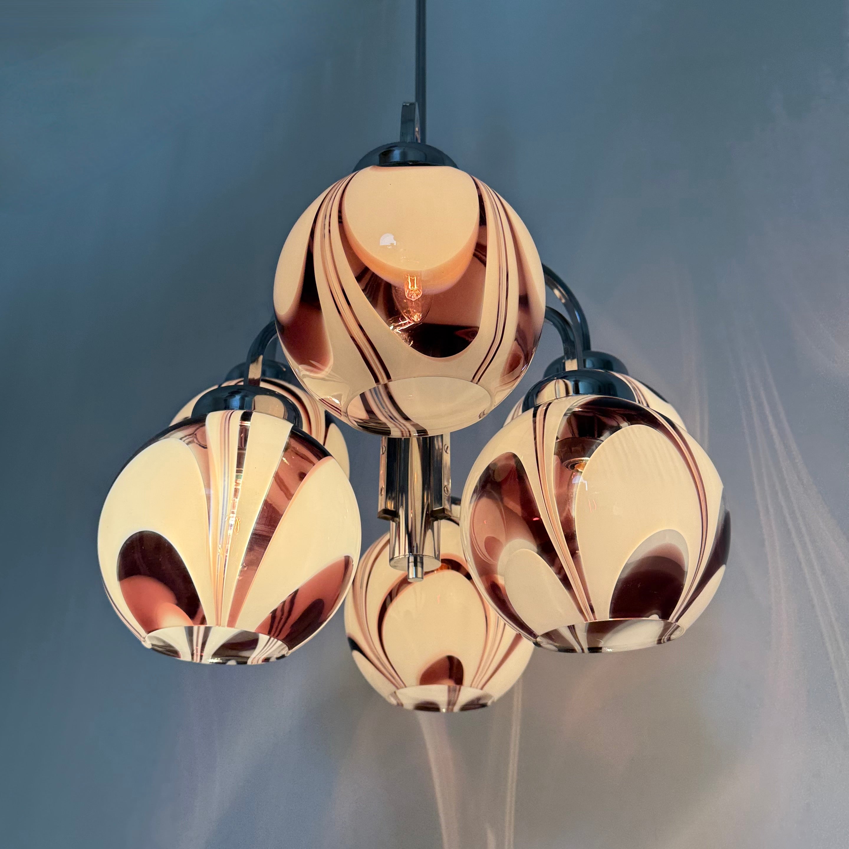 XL_Murano_Glass_Swirl_Chandelier_in_Purple_and_White,_Italy_1970s