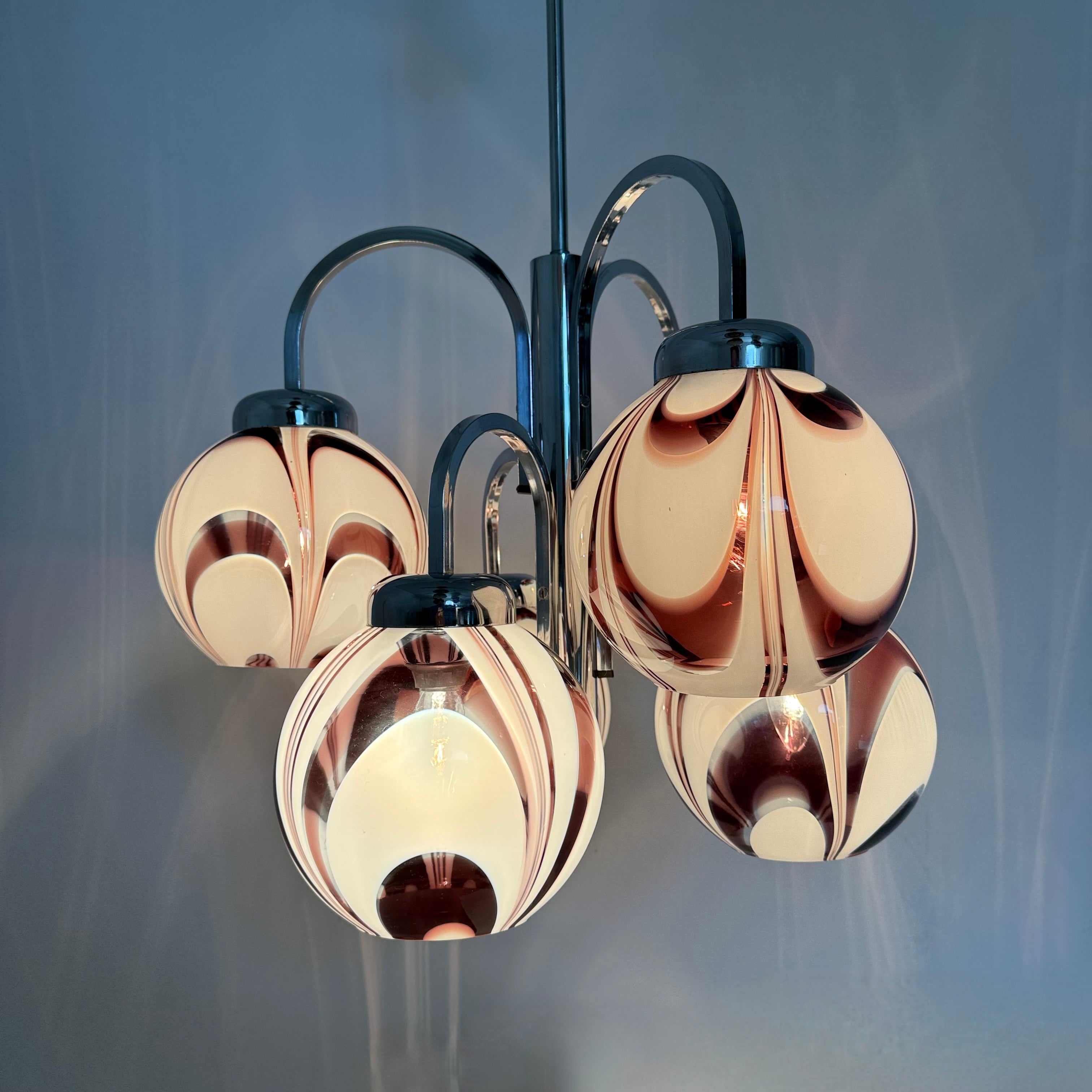 XL_Murano_Glass_Swirl_Chandelier_in_Purple_and_White,_Italy_1970s