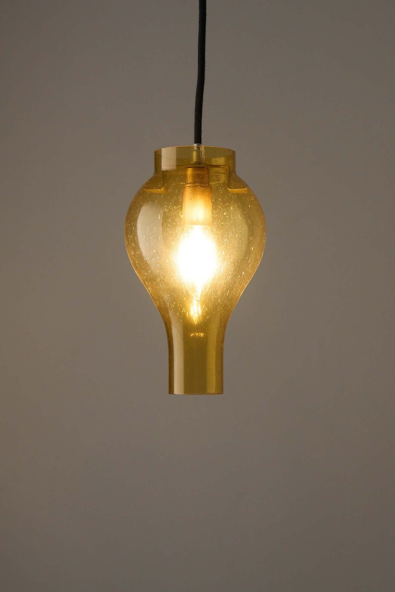 Yellow_Bubble_Glass_Pendant,_1950,_Europe