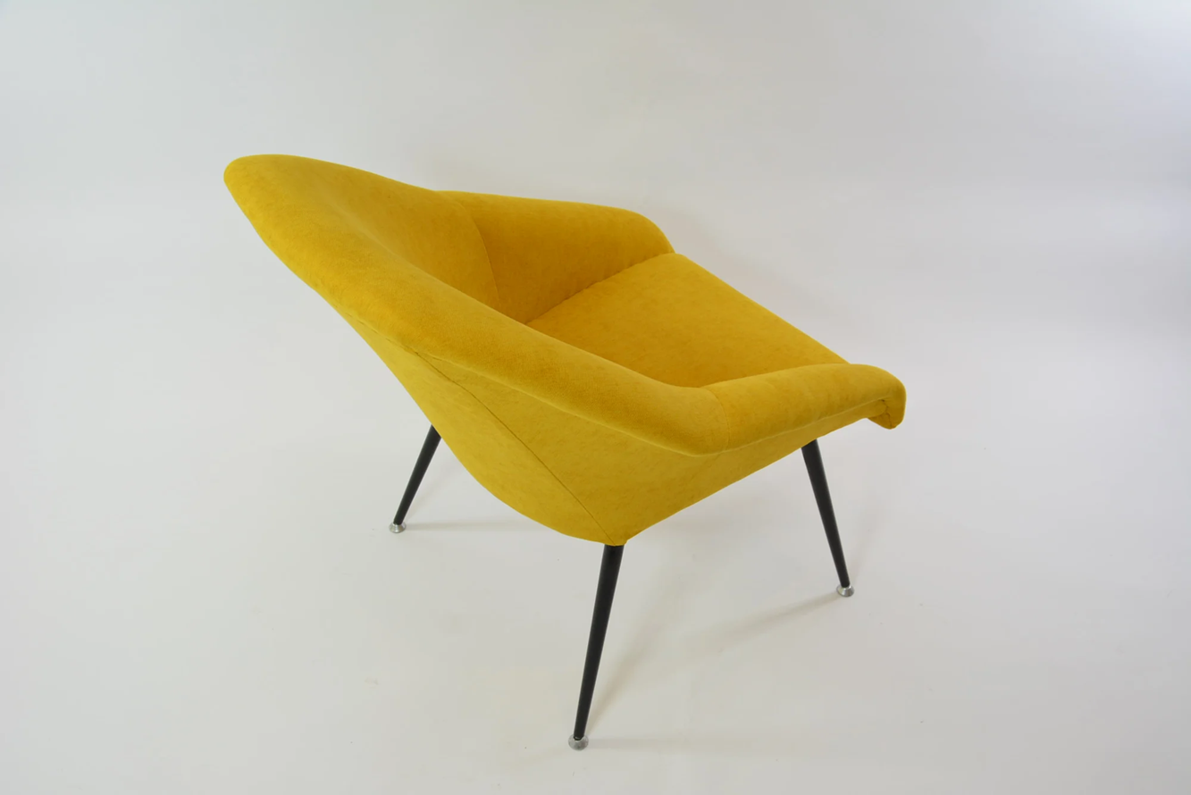 Yellow_shell_chair_1970s