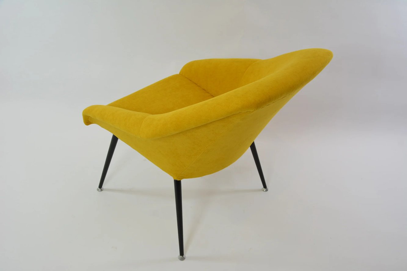 Yellow_shell_chair_1970s