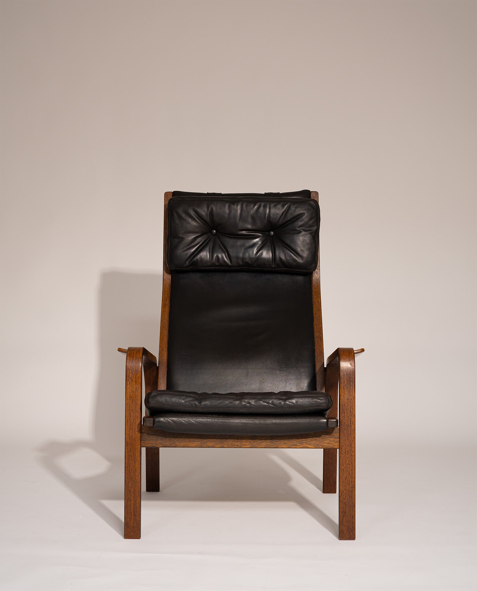 Set_of_2_Yngve_Ekström_Lounge_Chairs_in_Wengé_Wood_and_Black_Leather_for_Swedese,_Sweden_1970s