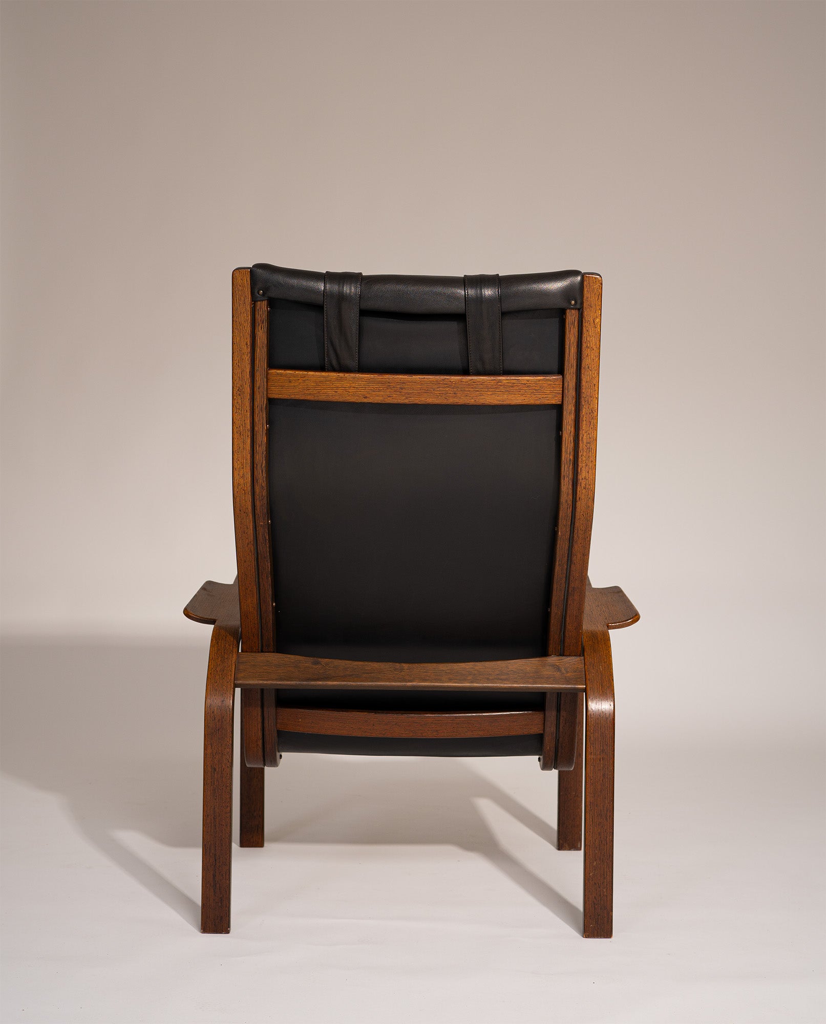 Set_of_2_Yngve_Ekström_Lounge_Chairs_in_Wengé_Wood_and_Black_Leather_for_Swedese,_Sweden_1970s
