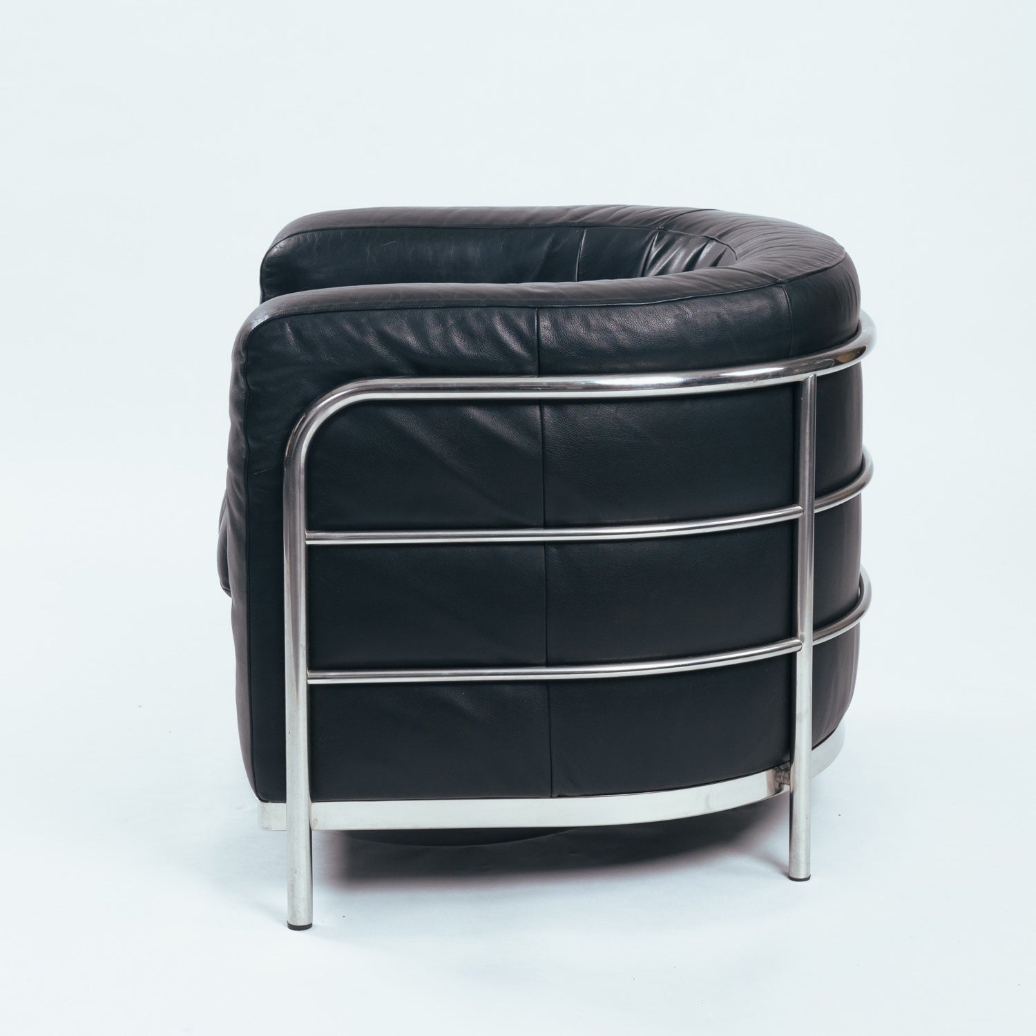 Onda_Lounge_Chair_by_De_Pas,_D’Urbino_&_Lomazzi_for_Zanotta_in_Black_Leather,_Italy_1985