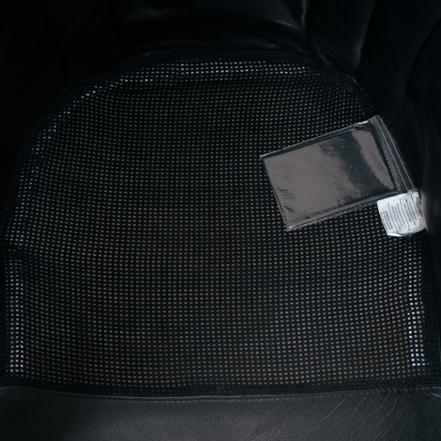 Onda_Lounge_Chair_by_De_Pas,_D’Urbino_&_Lomazzi_for_Zanotta_in_Black_Leather,_Italy_1985
