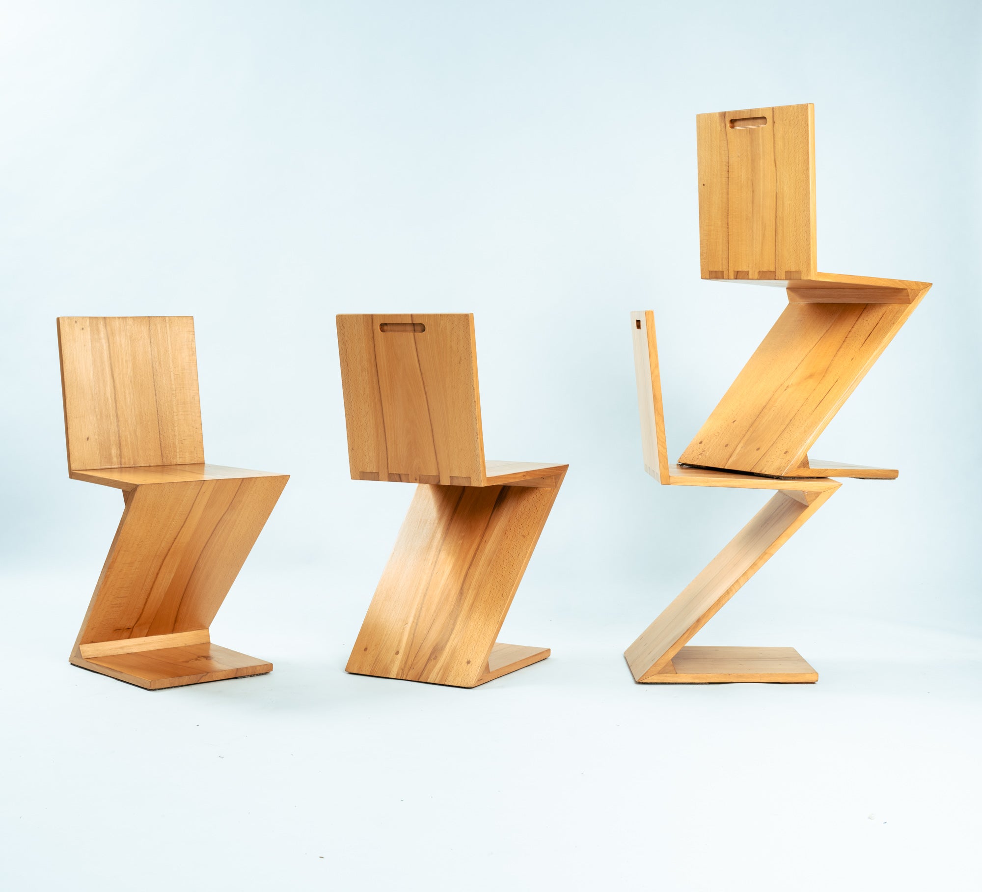Set_of_4_Zig_Zag_Chairs_After_Gerrit_Rietveld,_Solid_Ash_Cantilever_Chair,_Dutch_De_Stijl_Design