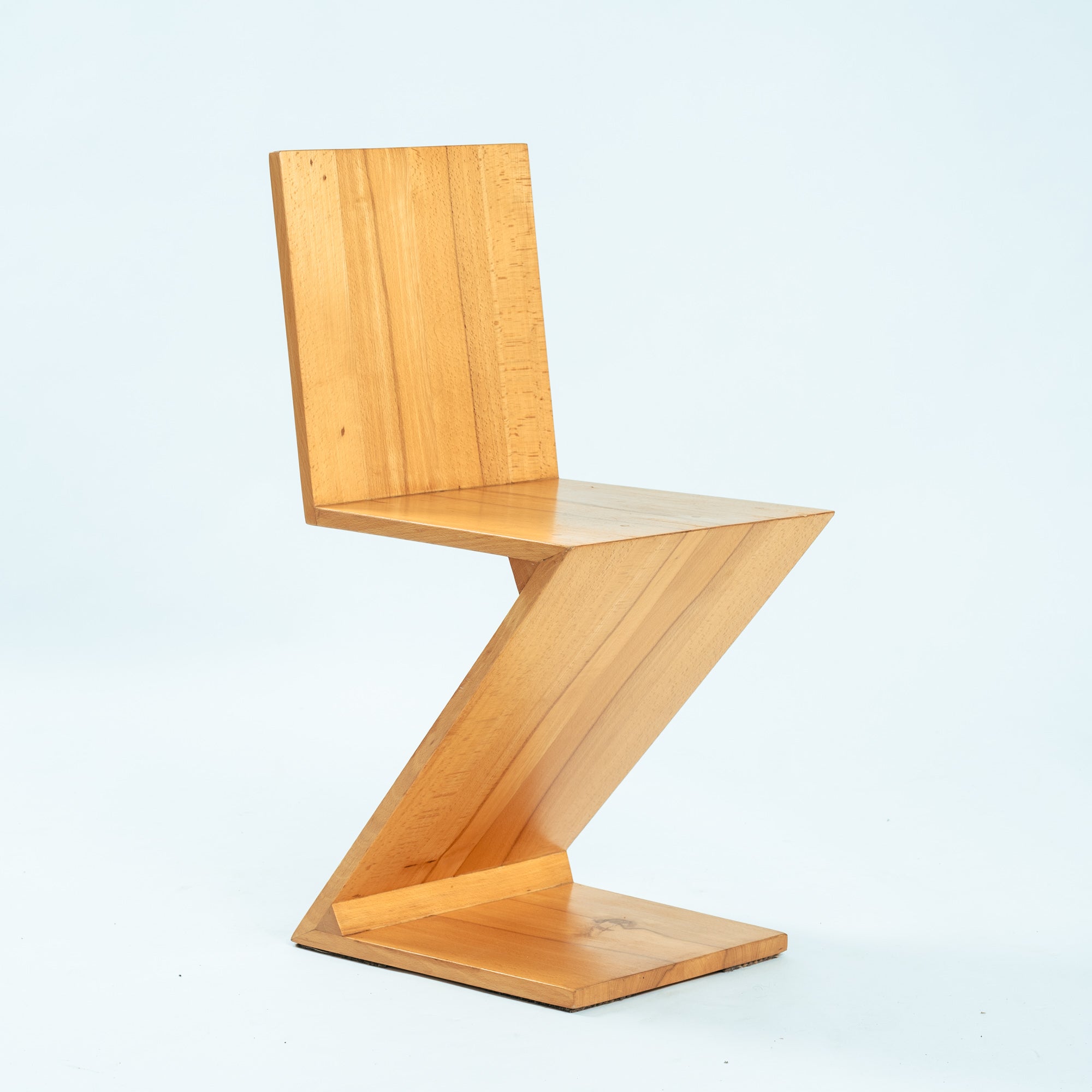 Set_of_4_Zig_Zag_Chairs_After_Gerrit_Rietveld,_Solid_Ash_Cantilever_Chair,_Dutch_De_Stijl_Design